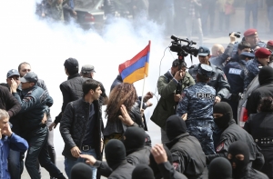 Протесты в Армении: почти 200 человек задержаны, в том числе лидер оппозиции