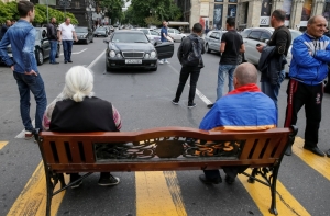 Демонстранты в Ереване перекрыли главные автодороги города