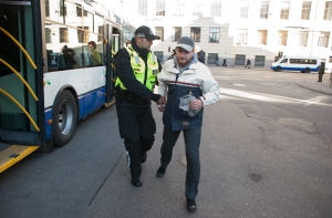 Опыт работы контролером в Rīgas satiksme: «Не уберешься - воткну тебе шприц»