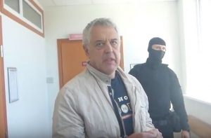 Объявивший голодовку Гапоненко в тюрьме употребляет только воду
