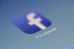 Facebook удалил объявление со снимком распятия, посчитав его шок-контентом