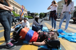 В Ереване началась «тотальная забастовка», магистрали перекрыты