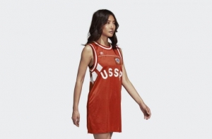 adidas отказался от «советских маек» после жалоб стран Балтии