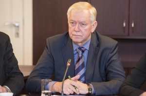 Бригманис: Эйгимсу надо учить язык и самому решать свои проблемы