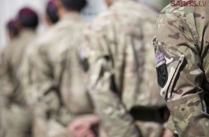 Сломавший латвийцу нос британский солдат оштрафован на 1000 евро