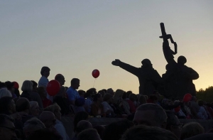 У МИД требуют объяснений по защите памятника в Пардаугаве от сноса