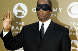 Певца R. Kelly обвинили в сексуальных домогательствах