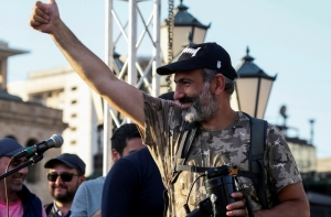 Правящая партия Армении готова поддержать главу оппозиции