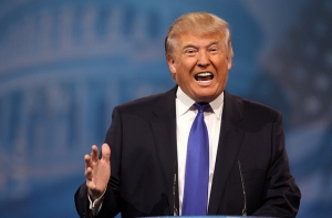 В Лос-Анджелесе продали с молотка статую голого Трампа