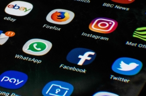 Instagram запустил функцию репостов