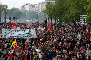 В Париже в ходе первомайского шествия вспыхнули беспорядки