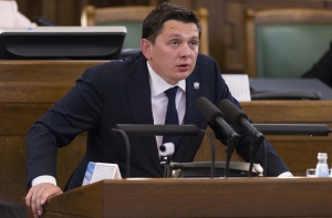 Сейм разрешил задержать и обыскать депутата Кайминьша