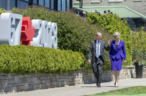 Меркель отказывается возвращать Россию в G7