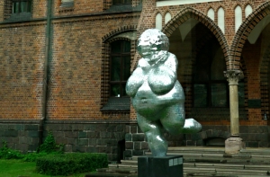 Эксперт: запрещать обучение на русском в вузах - покушение на предпринимательство!