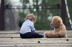 В Екабпилсе ночью трехлетний мальчик один гулял по улице