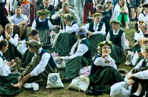 В Празднике песни и танца хотят участвовать более 1000 волонтеров
