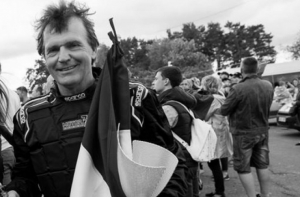 Во время соревнований разбился водно-моторный гонщик из Латвии