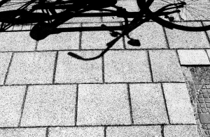 В Риге сбили велосипедиста: полиция ищет свидетелей майского ДТП