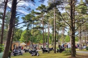 Жара раздела даже суровых латвийских байкеров