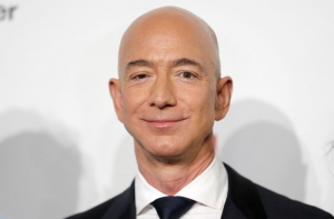 Глава Amazon стал богатейшим человеком в современной истории