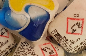 Трехлетний ребенок отравился моющим средством