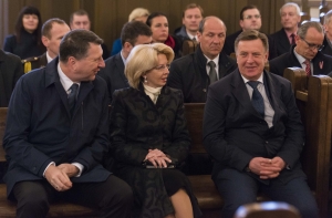Президент и премьер Латвии ушли в отпуск на неделю