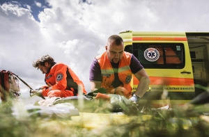 «Сами разберутся»: свидетелям драки пришлось умолять «скорую» приехать на вызов