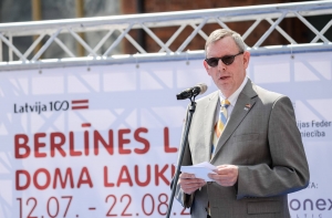 АНОНС: на радио Baltkom - посол Германии в Латвии Рольф Шуте