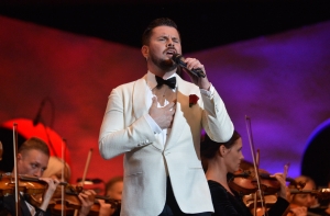 В гостях MIX MEDIA GROUP - певец и музыкант Интарс Бусулис