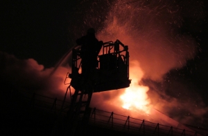 Пожарные спасли пять человек из задымленного дома