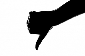 Латвийцы возмущены рейтингами партий: пора сваливать из этой психушки!