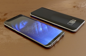 Владельцы Samsung пожаловались на случайную рассылку фото смартфонами