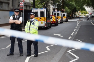 Полиция Лондона назвала терактом инцидент у здания парламента