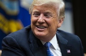 Трамп грозит крахом фондового рынка в случае своего импичмента