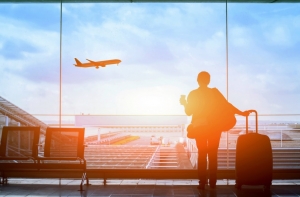 «Ребята, давайте постараемся»: грузчики аэропортов сберегли хрупкий багаж пассажирки