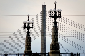 Большинство латвийцев считают мосты в Риге небезопасными