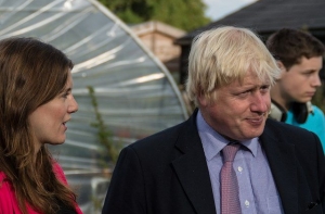 Глава Кении назвал Бориса Джонсона «парнем с великом»