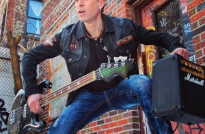 На радио Baltkom - лидер группы «Ногу свело» Максим Покровский