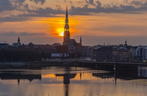 «Может, хватит издеваться над Латвией?!» Житель в стихах описал ситуацию в стране