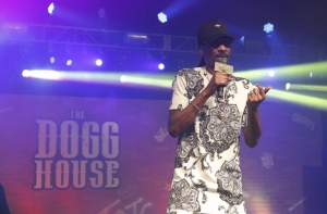 Рэпер Snoop Dogg выпустит свою кулинарную книгу