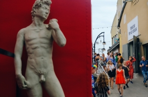 Скандал с Prieks tūre: журналист радио Baltkom оказался среди пострадавших