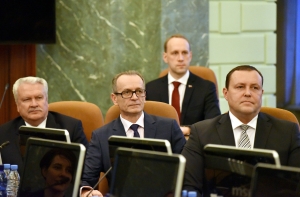 Twitter: нашим клеркам из министерств стоило бы пожить в регионах