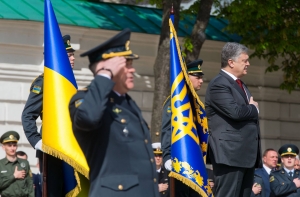 Порошенко: я уверен, что в Крыму поднимут украинский флаг