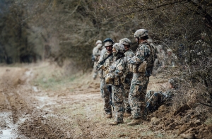 Военная техника на дорогах, самолеты - в воздухе: жителей просят с этим считаться