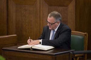 Министр экономики решил засудить работников своего же ведомства