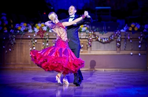 Второй Балтийский благотворительный бал в Риге откроют дебютанты