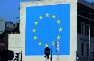СМИ: Мэй хочет затянуть переговоры по Brexit с ЕС до ноября