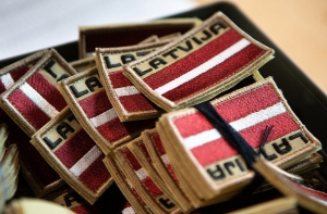 Глава НВС: не шарахайтесь от солдат и танков на улицах