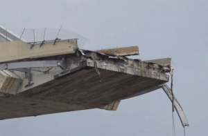 Подтверждена гибель 22 человек при обрушении моста в Италии