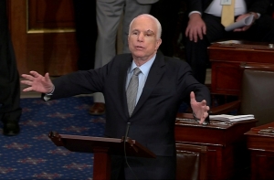 Джон Маккейн прекратил борьбу с раком